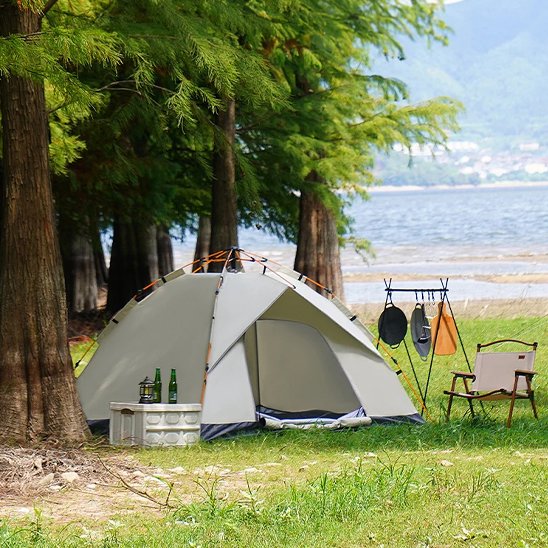 Tente camping arbres