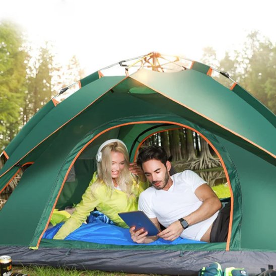 Tente camping couple