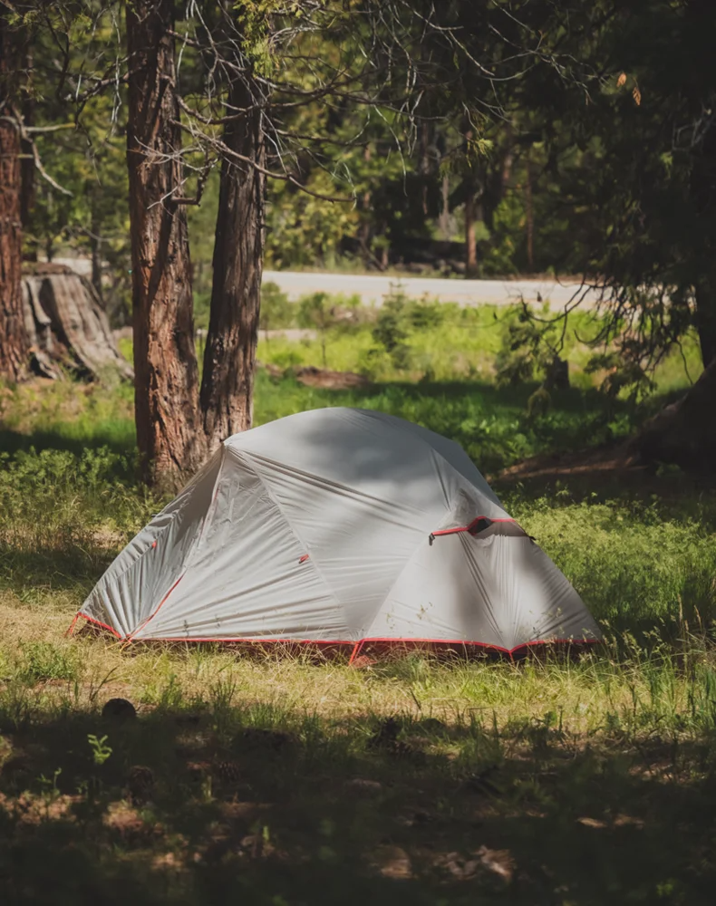 tente de camping 2 personnes ultra legere fermee